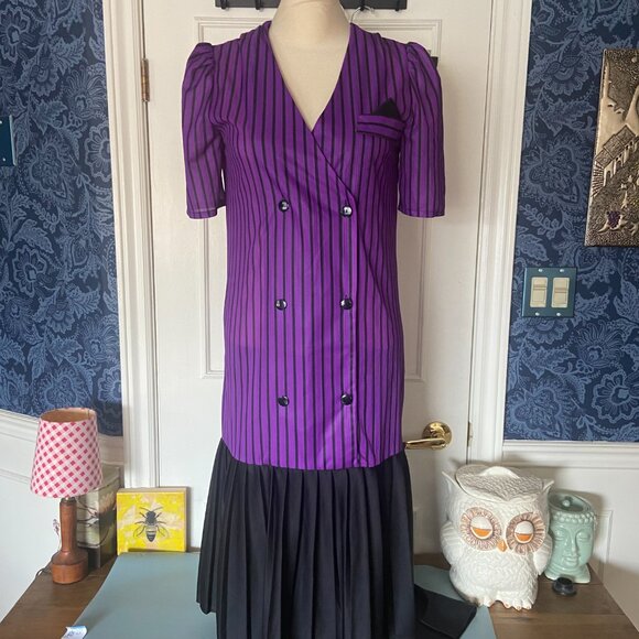 Fast shipping - costume opportunities! - Size small - Picture 10 of 12